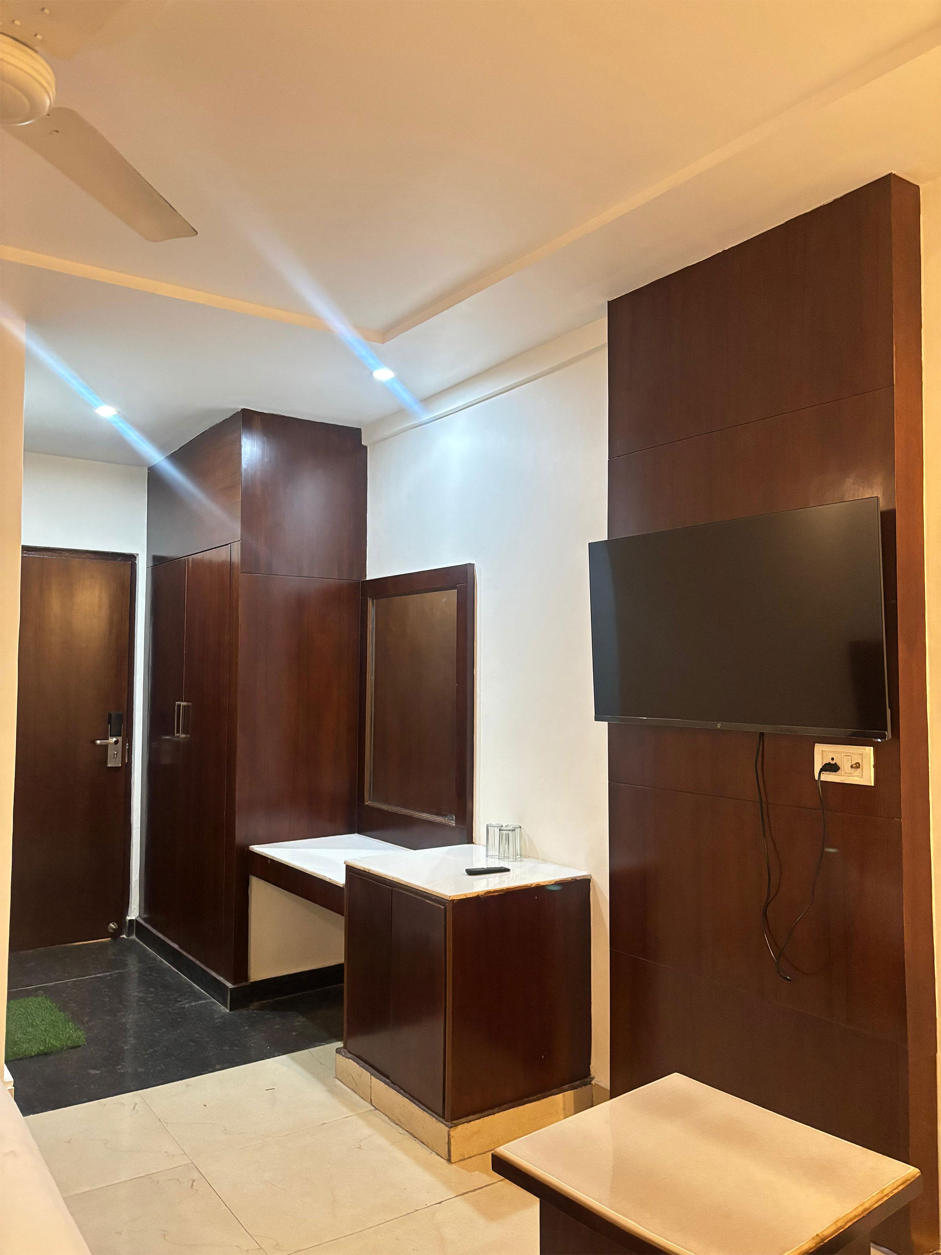 Hotel-Driven Inn
