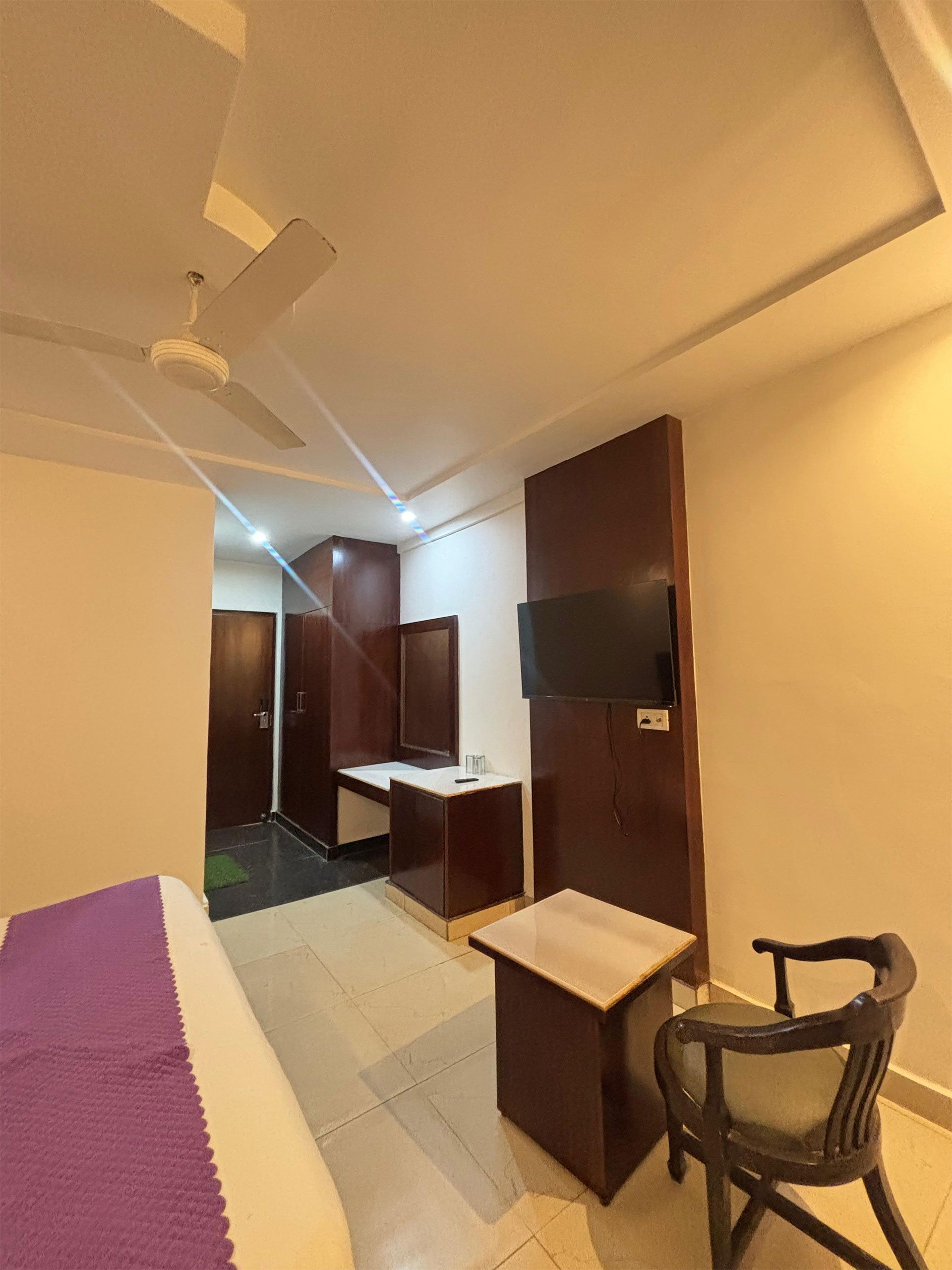 Hotel-Driven Inn