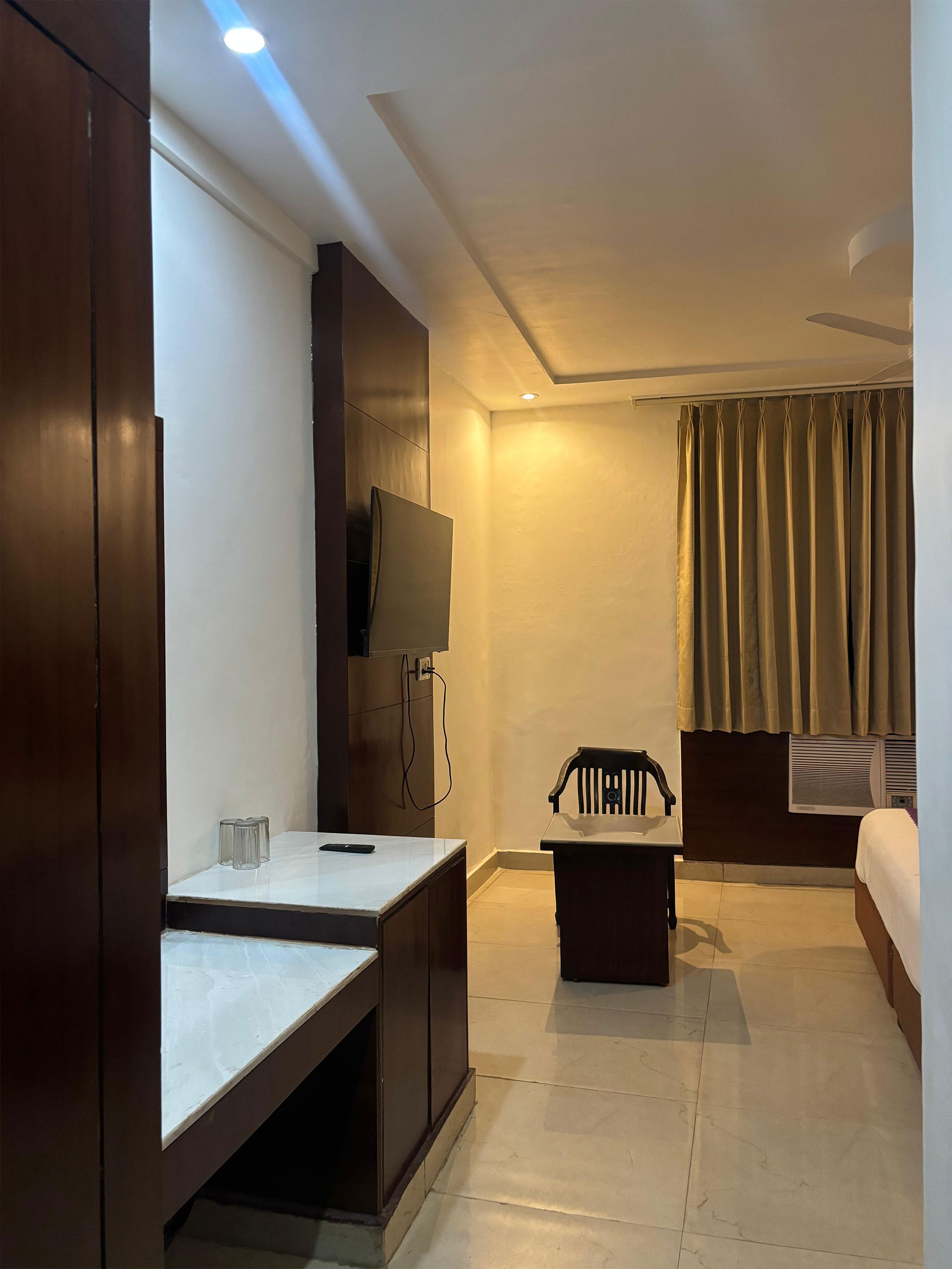Hotel-Driven Inn