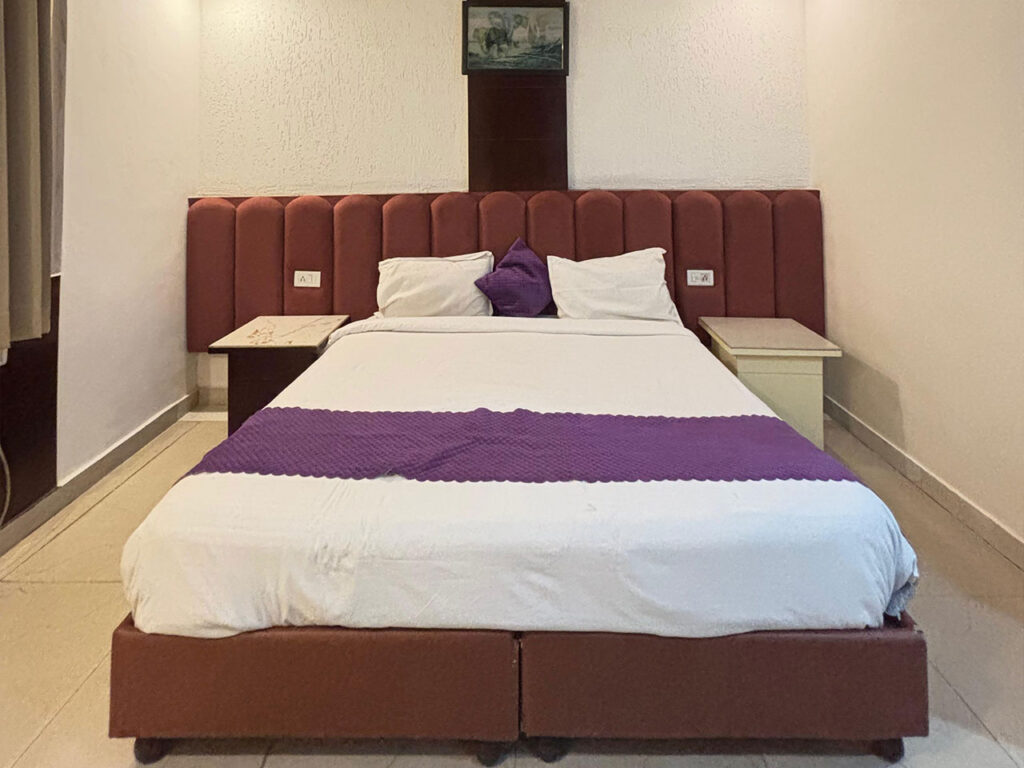 Hotel-Driven Inn