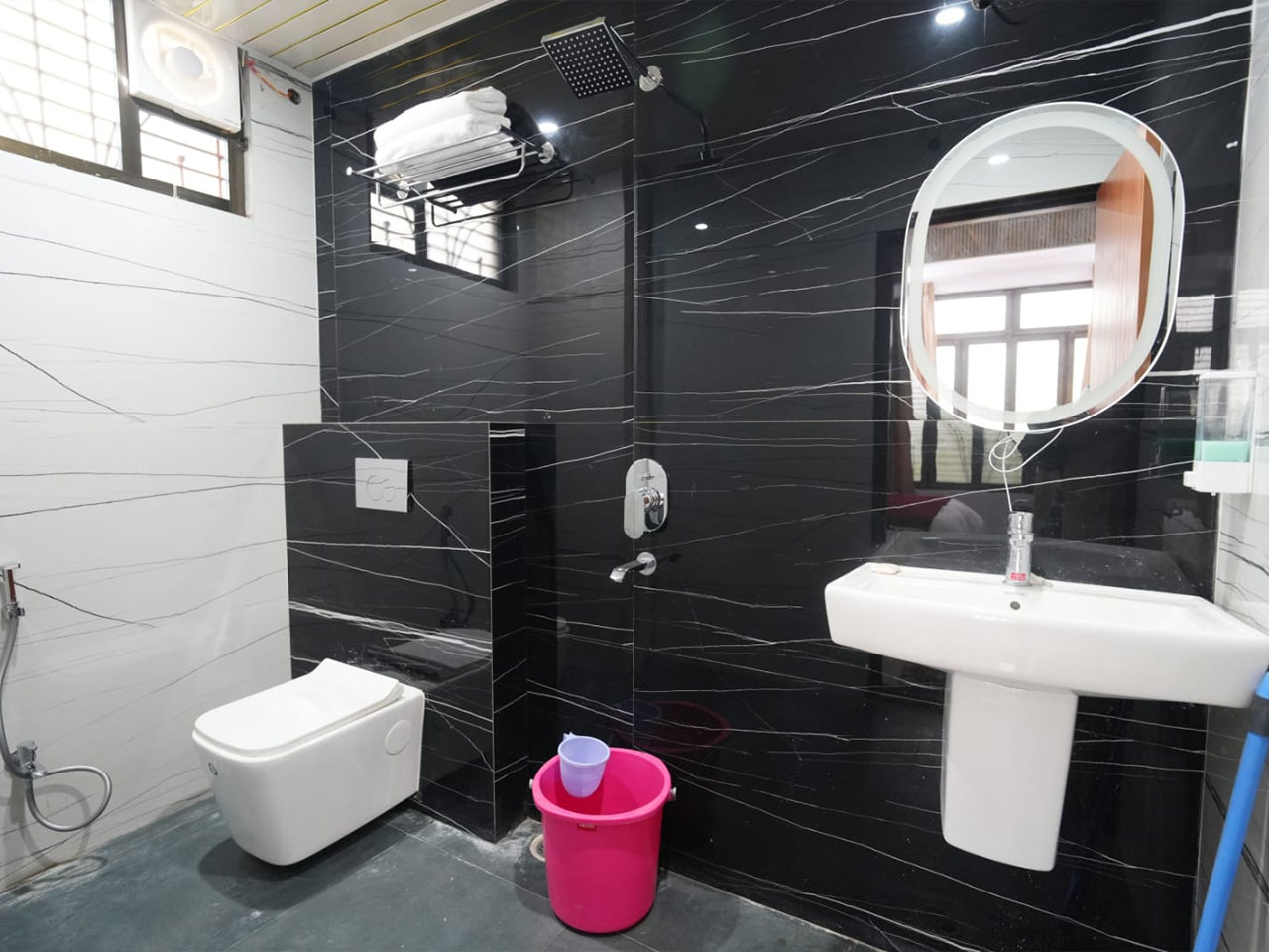 Hotel Rahi Residency